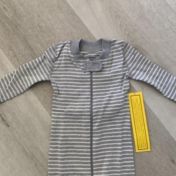 NWT  Moon & Back one Piece footed pajamas‎ unisex striped size 18/24 - Picture 7 of 9